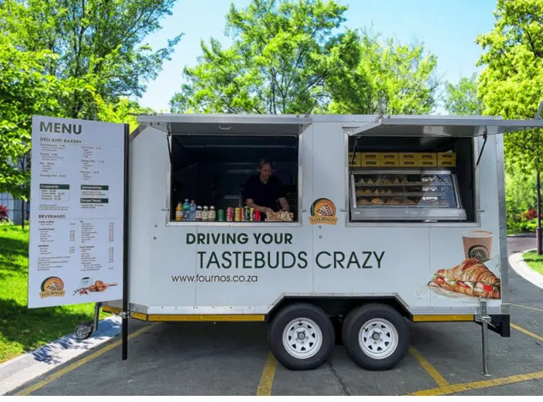 Pequenas máquinas de lanche el - Food Truck With Snacks avaliação e preço